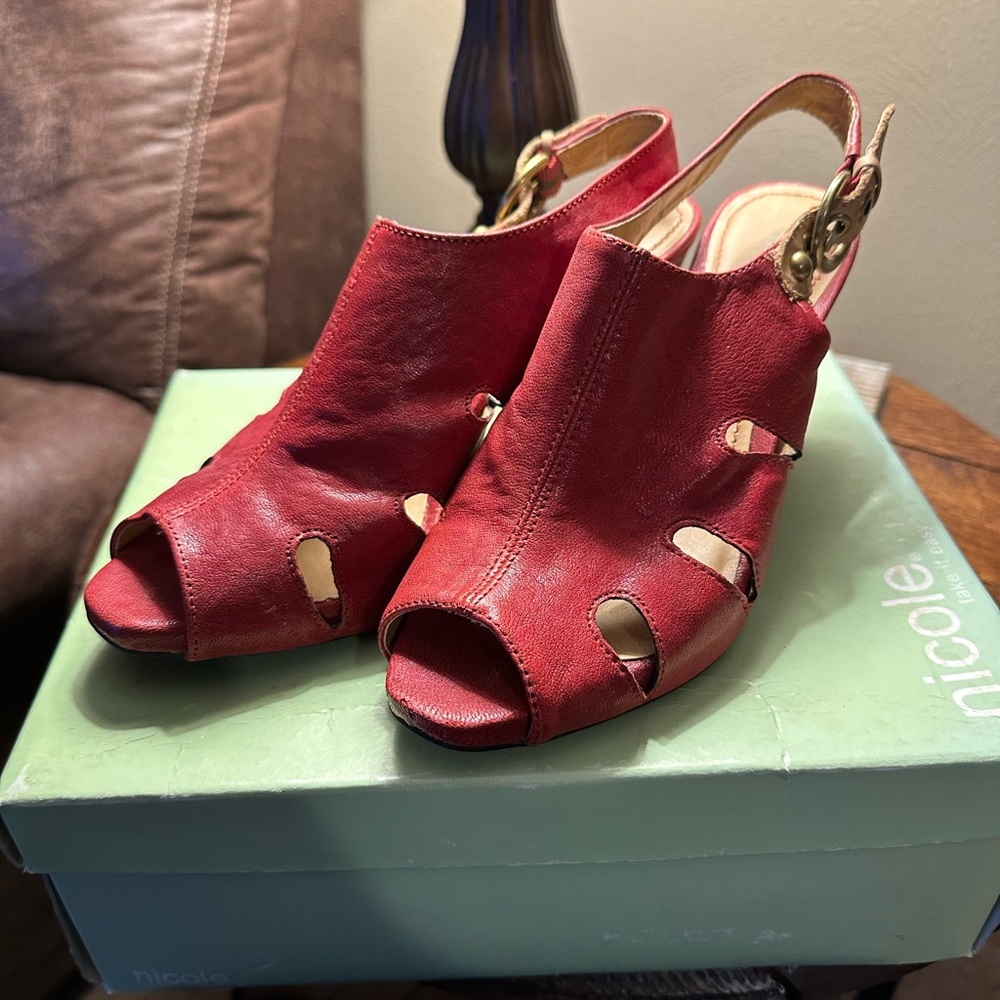 Red heels 👠